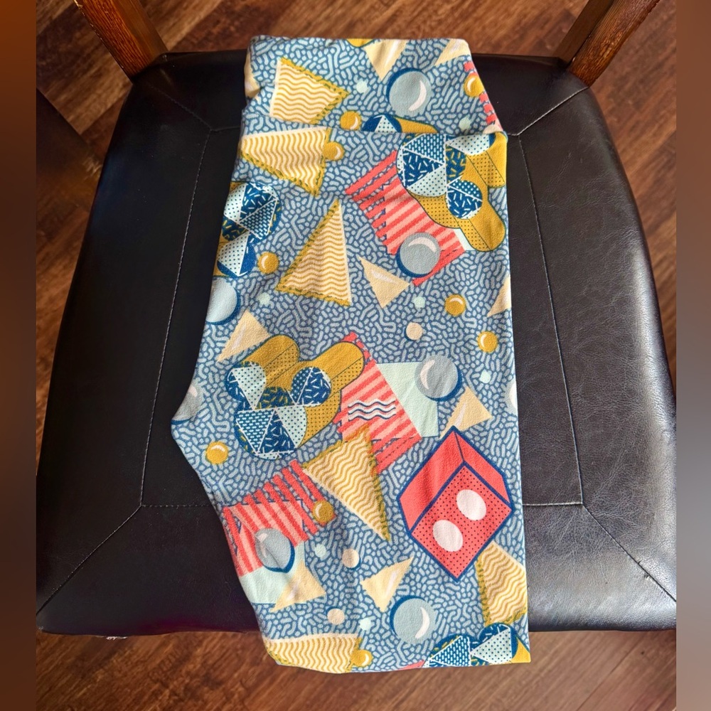 LuLaRoe Leggings Retro 80s Disney Blue/Gold Pattern Size OS (2-10)